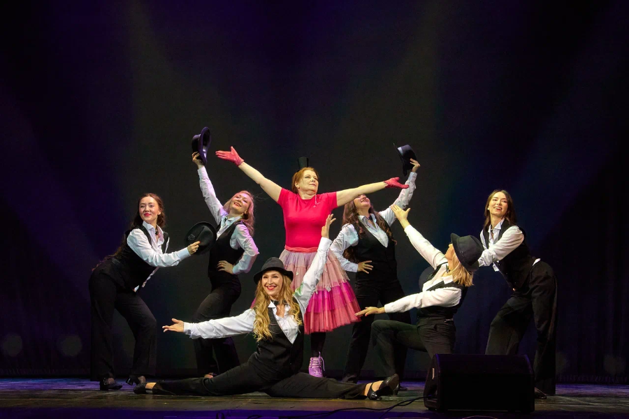 Профессиональные праздники в театре оперы и балета в Челябинске отметили капустником*