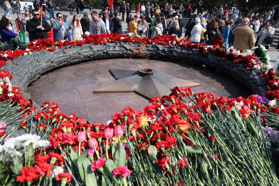 370 тыс. китайских гвоздик доставили в Челябинскую область к майским праздникам*1